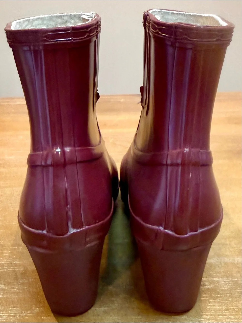 Hunter Women’s Wedge Short Rain Boot Burgundy Size 10